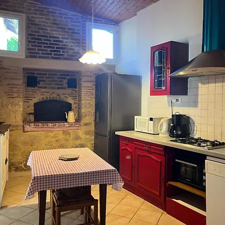 Hébergement de vacances Corps De Ferme - 2 Maisons, Piscine Et Vue