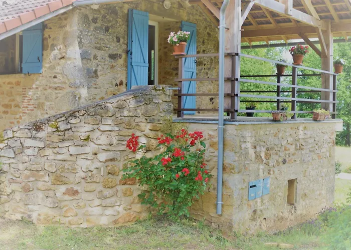 בית נופש Corps De Ferme - 2 Maisons, Piscine Et Vue Prayssac